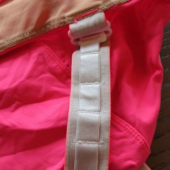 Lululemon Adjust Me Bra Flash‎ Sz 4 - Picture 8 of 8